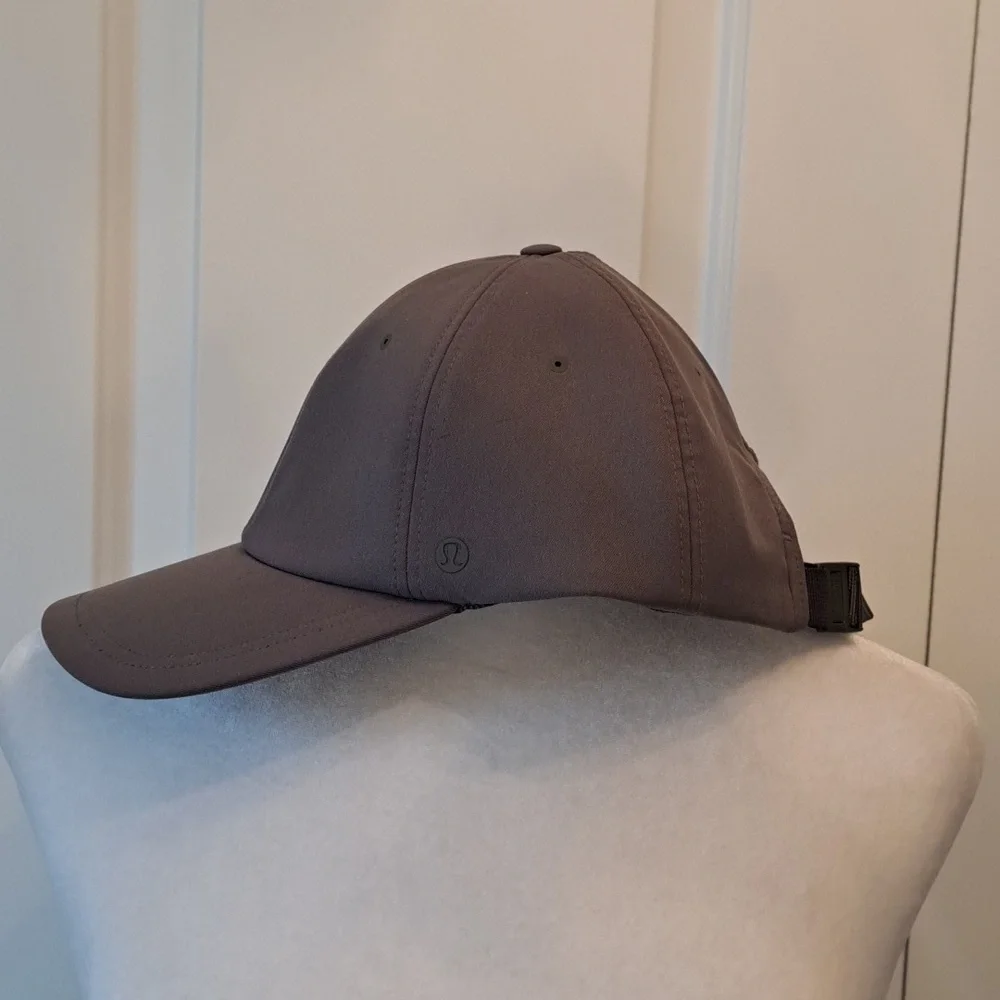 NWOT Lululemon Mens Fit And Free Olive Green Athletic/Athleisure Baseball Hat OS